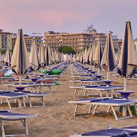 شقة Enjoy Our With Terrace In