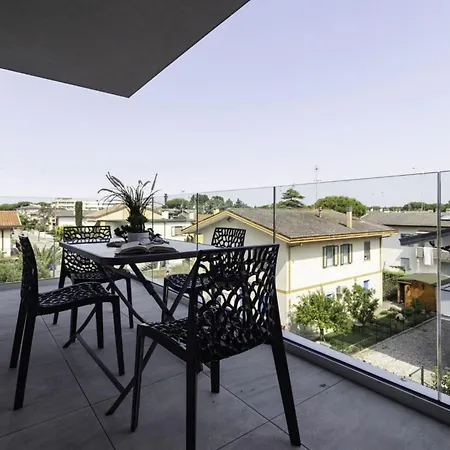 Enjoy Our With Terrace In بيبيوني